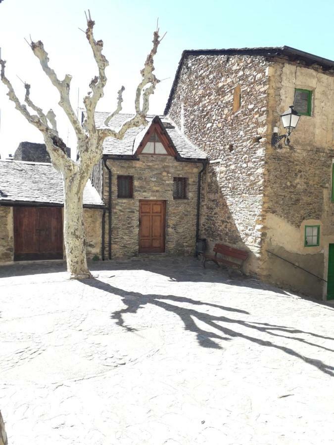 cal jardiner Villa Rialp Exterior foto